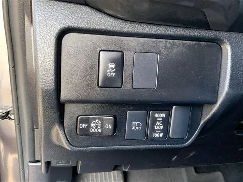 Used 2023 Toyota Tacoma TRD Sport image 32