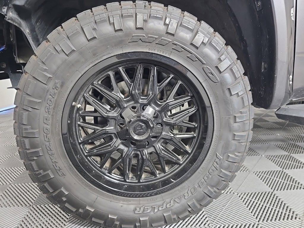 Used 2020 Toyota Tundra Limited w/ Limited Premium Package RWD image 5