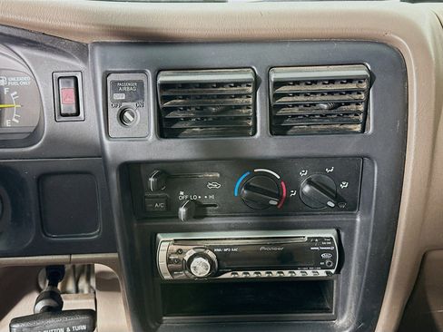 Used 1998 Toyota Tacoma 4x4 Xtracab V6 image 15