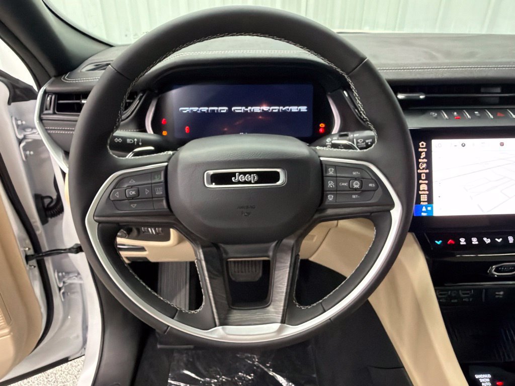 New 2026 Jeep Grand Cherokee Limited w/ Luxury Tech Group II AWD/4WD image 20