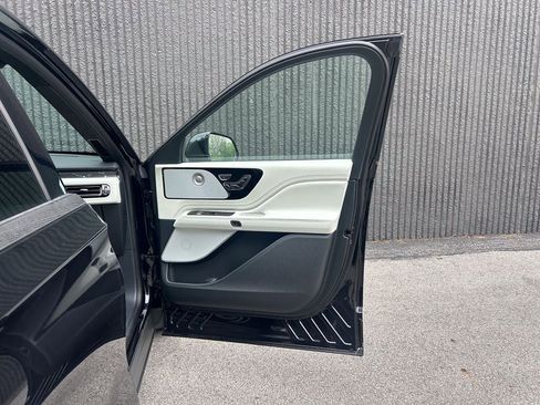 New 2026 Lincoln Aviator Black Label AWD/4WD image 28