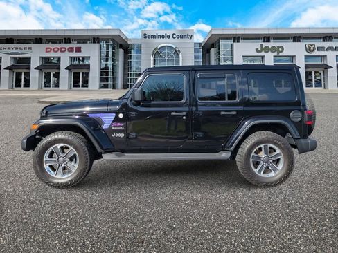 Used 2021 Jeep Wrangler Unlimited Sahara image 5
