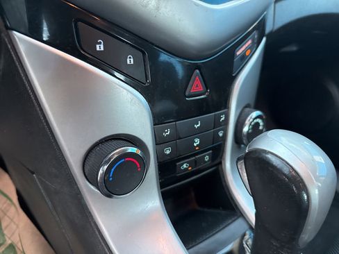 Used 2014 Chevrolet Cruze LT image 24