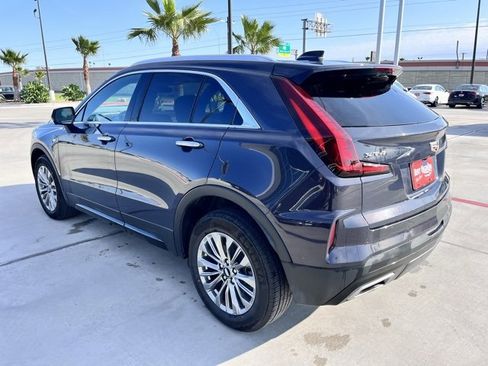 Used 2025 Cadillac XT4 Premium Luxury image 6
