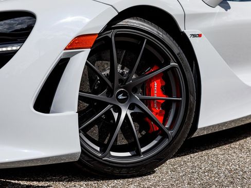 New 2026 McLaren 750S RWD image 18