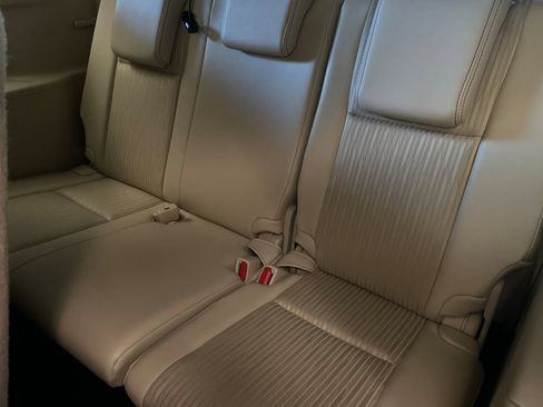 Used 2016 Toyota Highlander Plus FWD image 15