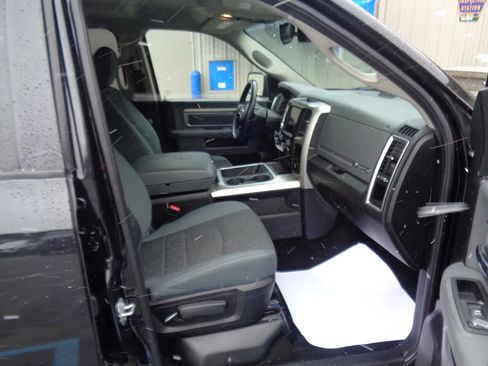 Used 2016 RAM 1500 SLT AWD/4WD image 14