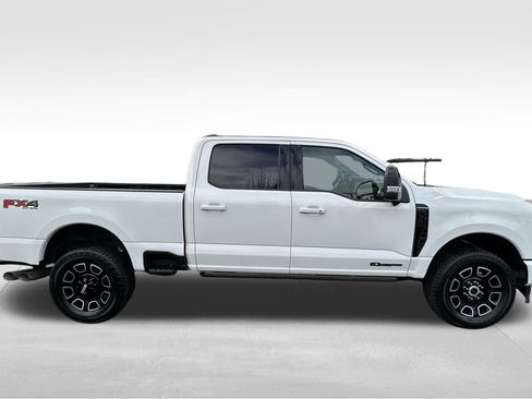 Used 2025 Ford F350 Platinum w/ FX4 Off-Road Package image 4
