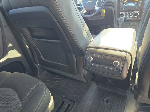 Used 2017 Chevrolet Traverse LT AWD/4WD image 14