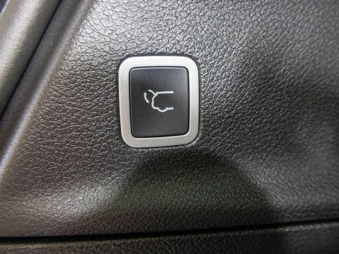 New 2026 Chrysler Pacifica Select AWD/4WD image 36