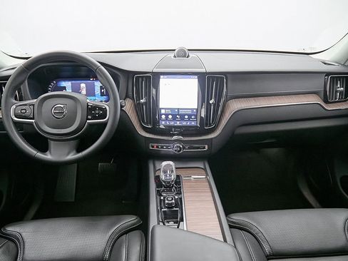 Certified 2023 Volvo XC60 T8 Ultimate w/ Protection Package Premier AWD/4WD image 23