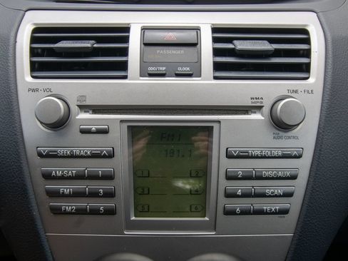 Used 2010 Toyota Yaris Sedan FWD image 25