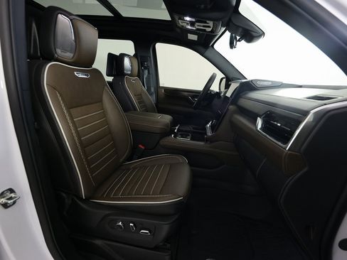 Used 2026 GMC Yukon Denali Ultimate image 12