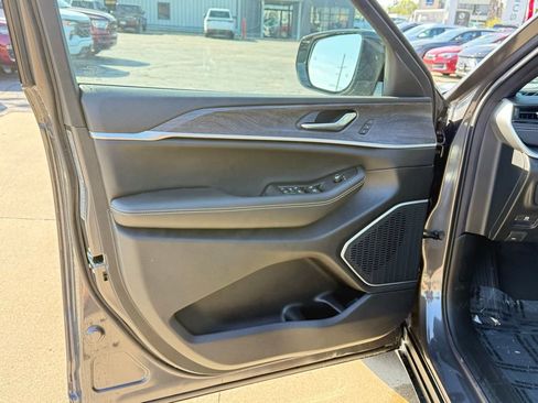 New 2026 Jeep Grand Cherokee L Limited AWD/4WD image 13