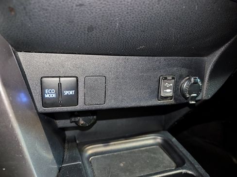 Used 2017 Toyota RAV4 LE w/ All Weather Liner Package AWD/4WD image 39