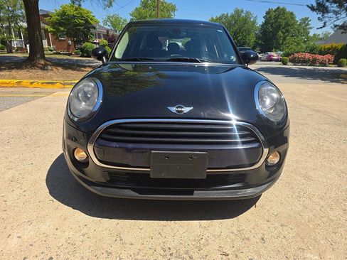 Used 2018 MINI Cooper 4-Door Hardtop w/ Signature Line Package FWD image 5