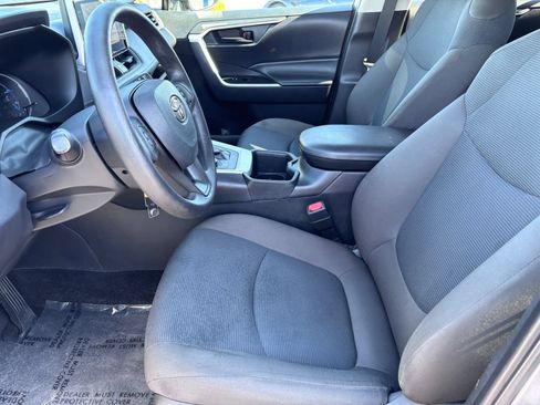 Used 2023 Toyota RAV4 LE AWD/4WD image 17