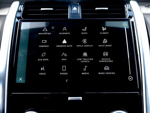 Certified 2024 Land Rover Discovery Dynamic SE image 25