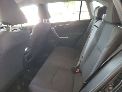 Used 2019 Toyota RAV4 LE image 7