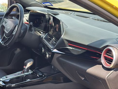 Used 2024 Chevrolet Trax RS w/ Sunroof Package image 29