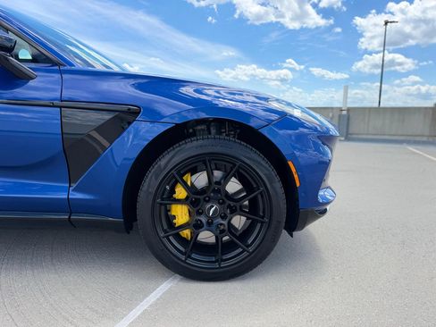 Used 2021 Aston Martin DBX AWD/4WD image 17