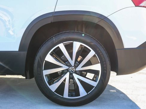 Used 2023 Volkswagen Taos SE image 10