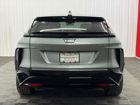 Used 2024 Cadillac Lyriq Luxury w/ LPO, Floor Liner Package AWD/4WD image 7