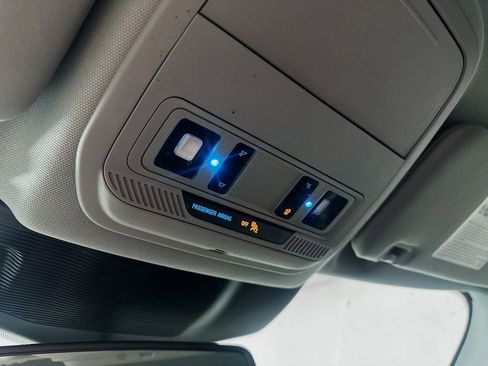 Used 2023 Ford Explorer Limited image 35