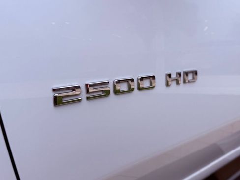 Used 2024 Chevrolet Silverado 2500 LT AWD/4WD image 30