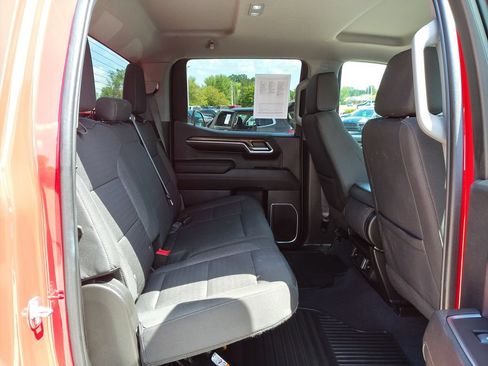 Used 2023 Chevrolet Silverado 1500 LT AWD/4WD image 11