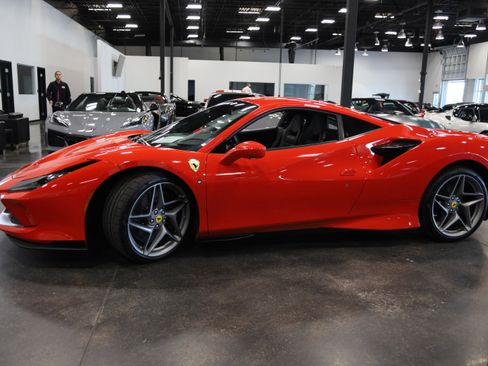 Used 2021 Ferrari F8 Tributo RWD image 8