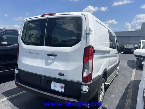 Used 2025 Ford Transit 250 Low Roof w/ Exterior Upgrade Package RWD image 3