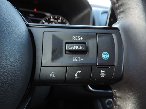 Used 2021 Nissan Rogue SL w/ Premium Package image 29