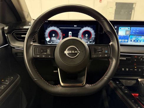 Used 2025 Nissan Kicks SR FWD image 13