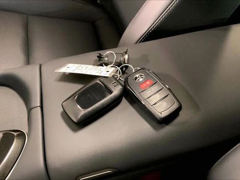 Used 2025 Toyota Crown Signia w/ Advanced Technology Package image 14