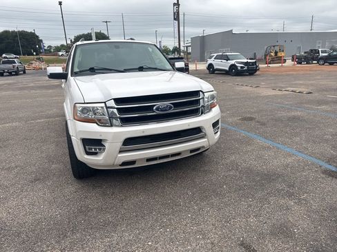 Used 2017 Ford Expedition EL Limited w/ Equipment Group 301A RWD image 3