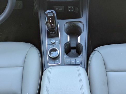 Certified 2023 Cadillac XT4 Luxury FWD image 6
