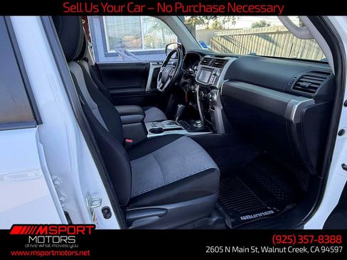 Used 2018 Toyota 4Runner SR5 AWD/4WD image 24