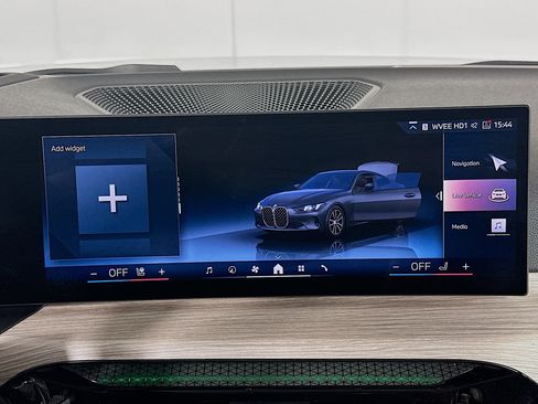 Used 2025 BMW 430i Coupe w/ Premium Package image 19