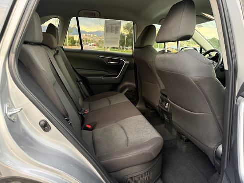 Used 2025 Toyota RAV4 XLE AWD/4WD image 26