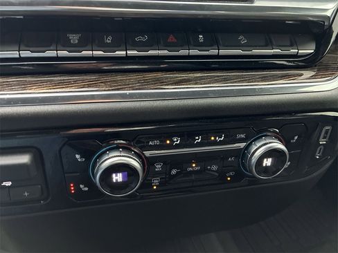 Used 2025 GMC Sierra 2500 SLE w/ SLE Value Package; image 17