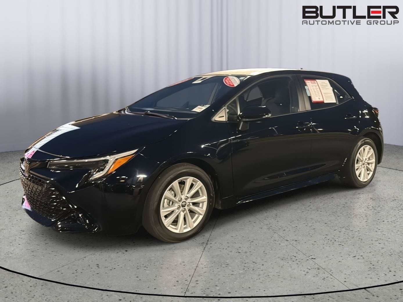 Certified 2025 Toyota Corolla SE w/ SE Package FWD image 1