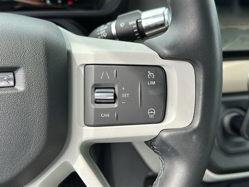 Used 2022 Land Rover Defender 90 S image 13