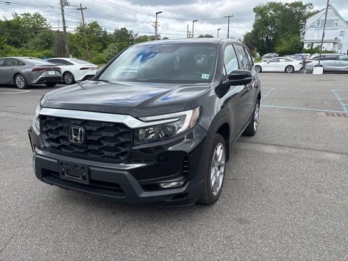 Used 2024 Honda Passport EX-L image 2