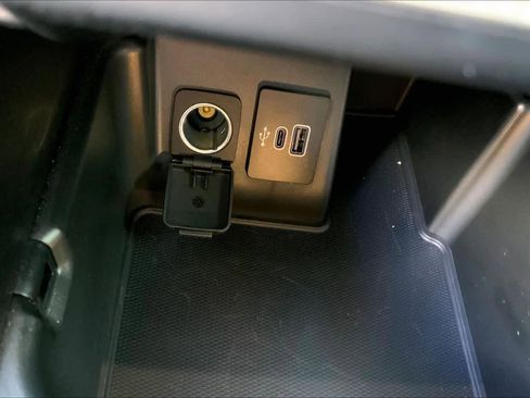 Certified 2025 Ford Explorer Active image 31