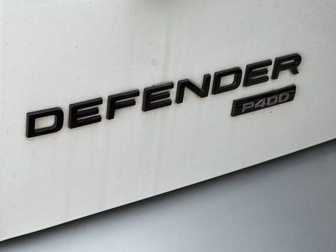 Used 2023 Land Rover Defender 110 SE AWD/4WD image 5