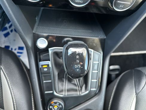 Used 2023 Volkswagen Taos SEL image 12