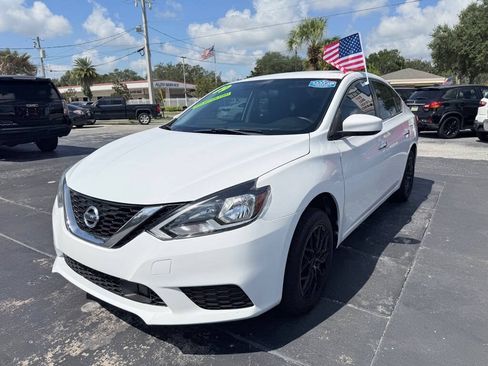 Used 2019 Nissan Sentra SV FWD image 3