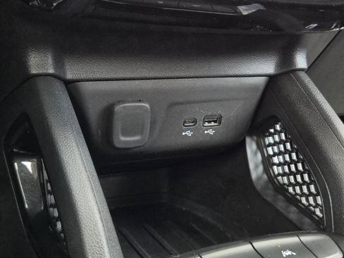 Used 2025 Chevrolet TrailBlazer LT FWD image 24