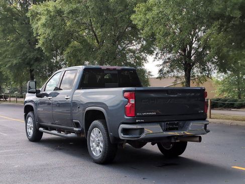 Used 2020 Chevrolet Silverado 2500 LTZ w/ LTZ Plus Package AWD/4WD image 3